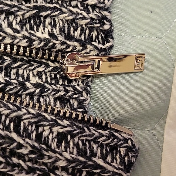 JONES NEW YORK SIGNATURE Size Small Gray Back & White Knit Zippered Sweater - Picture 6 of 16